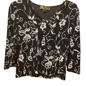 Mirasol Black and‎ White Floral Blouse